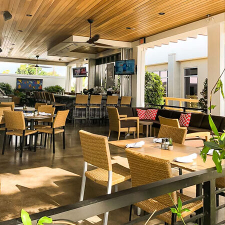 L'emplacement Boca Raton du Burtons Grill & Bar offre une expérience culinaire mémorable