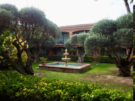 Perpignan Hôtel Situé Au Milieu D'un Parc Méditerranéen