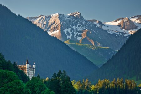 Découvrez les merveilles alpines avec Swiss Deluxe Hotels cet été