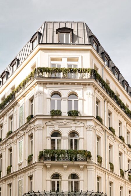 Château des Fleurs, à quelques pas des Champs Élysées et inspiré par l'Art Nouveau