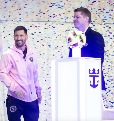 L'icône Royal Caribbean des mers accueille l'icône Lionel Messi