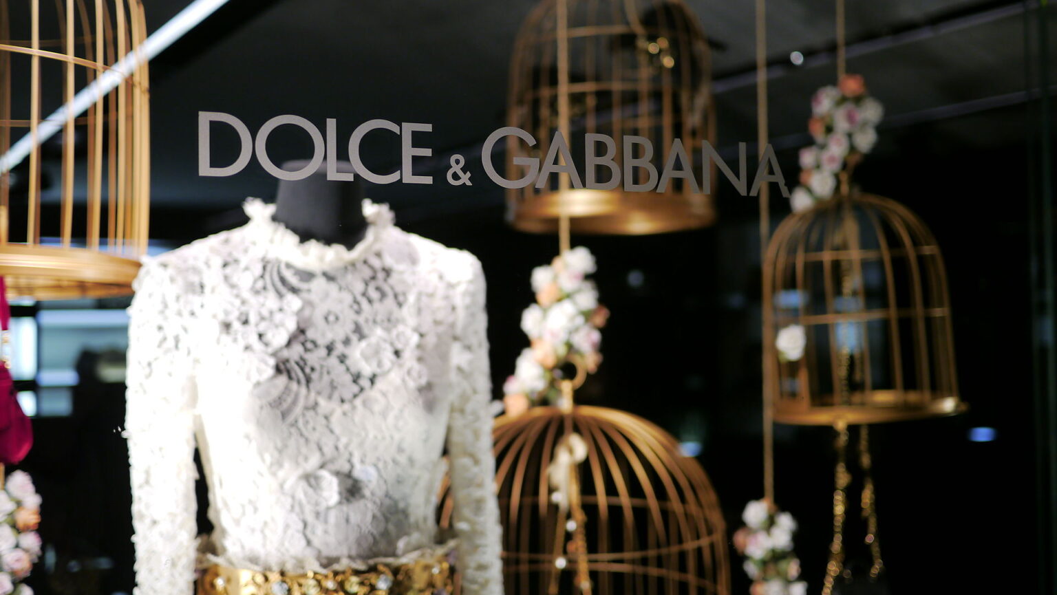 Dolce & Gabbana rafraîchit son image avec des campagnes étoilées