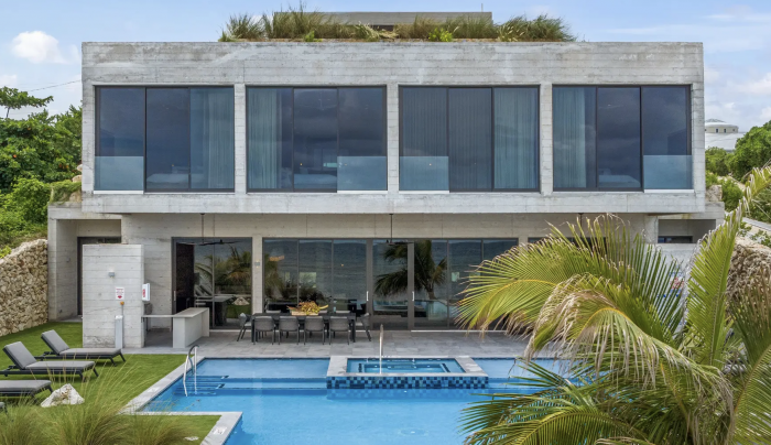 Jetez un coup d'œil à l'intérieur du domaine Bella Rocca à Grand Cayman