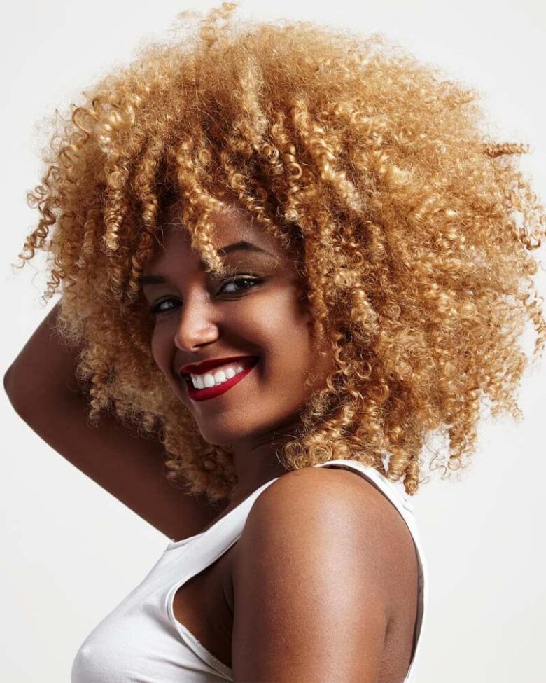 coiffures filles noires miel blond afro - Luxe Digital