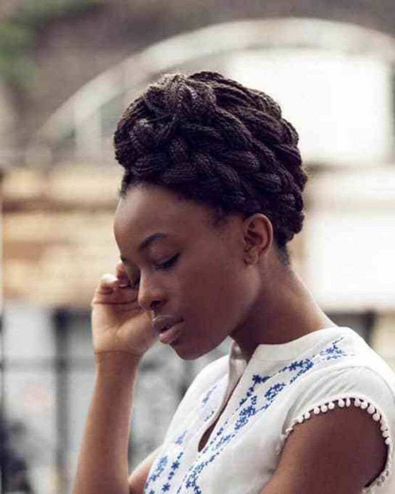 coiffures filles noires tressées chignon naturel - Luxe Digital