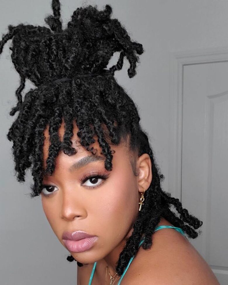 coiffures dreadlock femmes chignon dreadlock haut avec frange - Luxe Digital