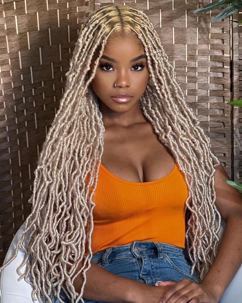 coiffures dreadlocks femmes longues dreadlocks en blond - Luxe Digital