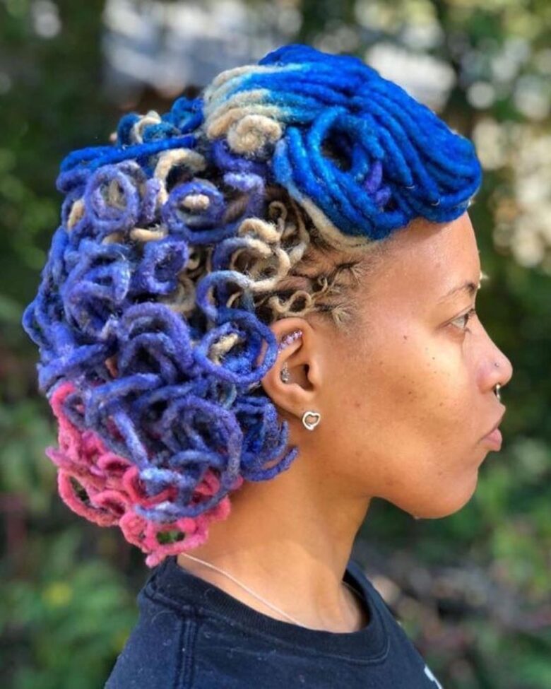 femmes dreadlock coiffures colorées crépus bouclés dreads - Luxe Digital