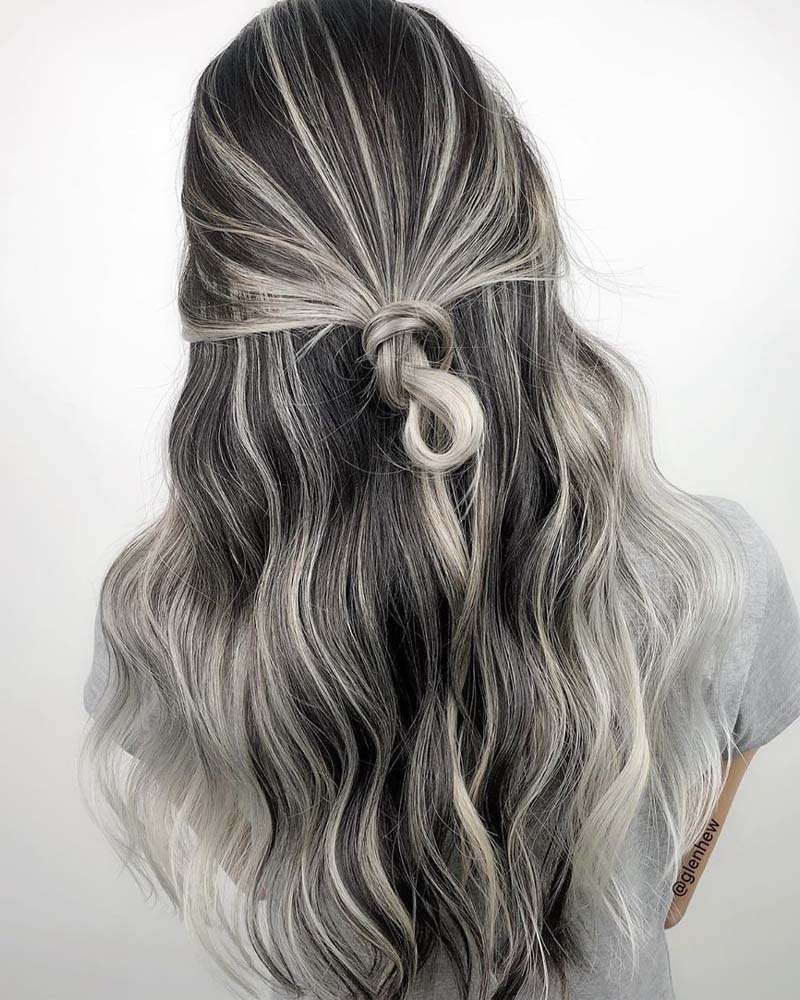 cheveux noirs avec reflets cendrés - Luxe Digital