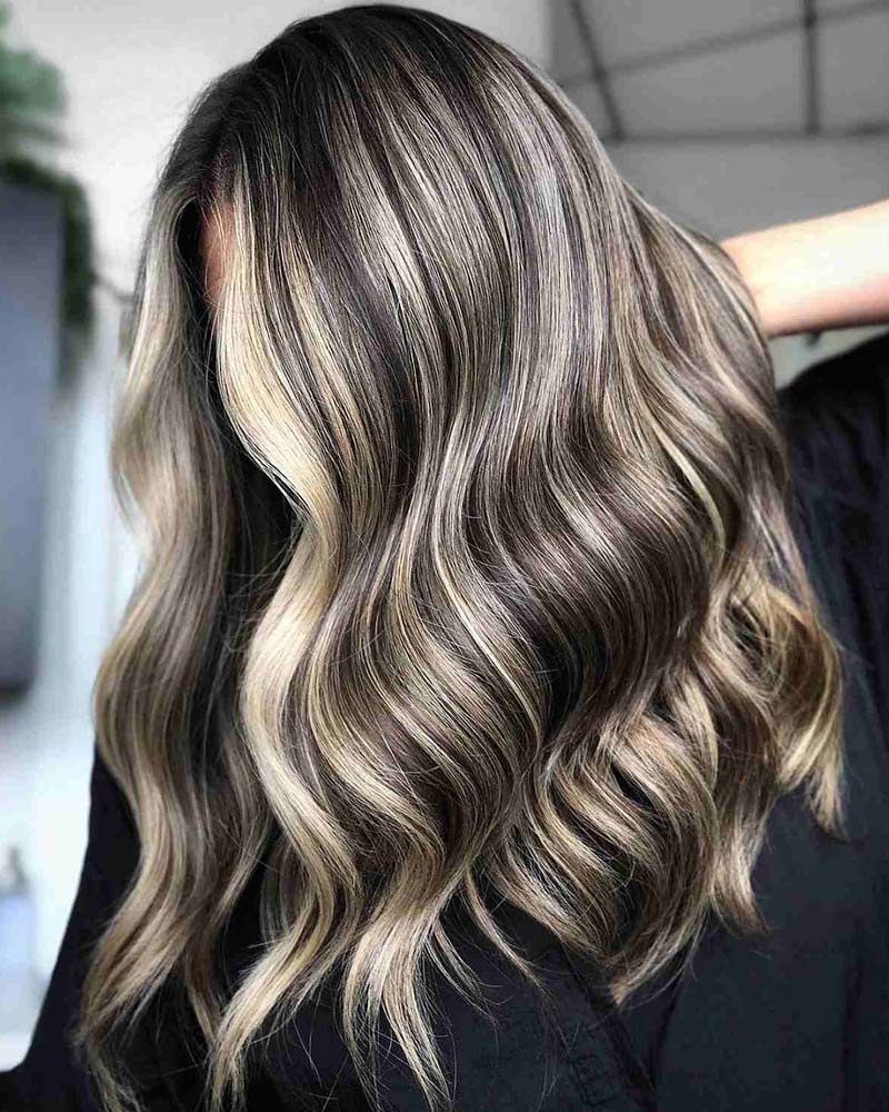 mèches cheveux noirs mèches balayage - Luxe Digital
