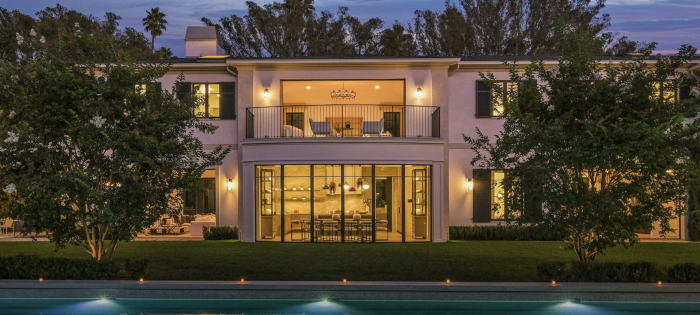 La vente d'un manoir de 31 millions de dollars à Beverly Hills reflète l'évolution du paysage immobilier de luxe