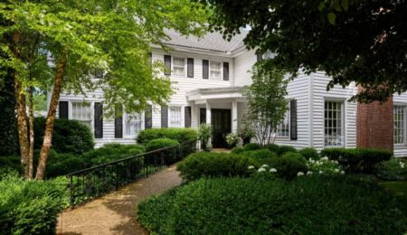 Le luxe rencontre l'hospitalité du Midwest au Wickwood Inn le long de la côte artistique du Michigan Le luxe rencontre l'hospitalité du Midwest au Wickwood Inn le long de la côte artistique du Michigan