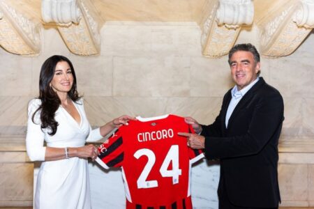 Cincoro Tequila s'associe à l'AC Milan Cincoro Tequila s'associe à l'AC Milan