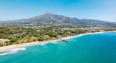 Louer une luxueuse demeure en bord de mer à Marbella, Espagne