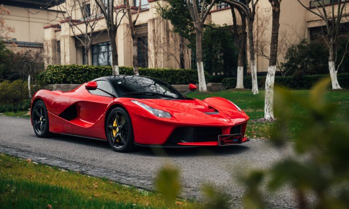 Comment protéger votre voiture de luxe contre les tactiques de vol modernes Comment protéger votre voiture de luxe contre les tactiques de vol modernes