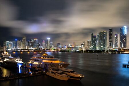 Offrez-vous à la vie nocturne la plus exclusive de Miami: un guide de la luxe après noir de la ville s'échappe