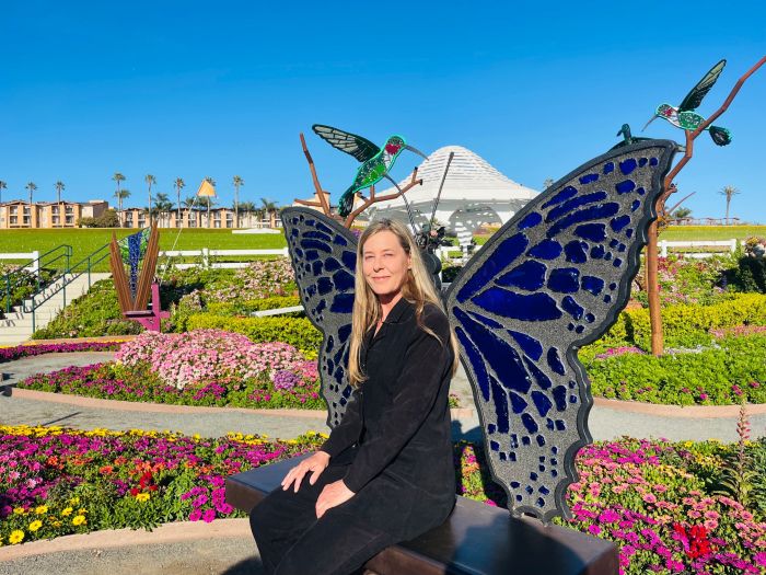 The Flower Fields New Joyful 'Glass in Flight' exposition