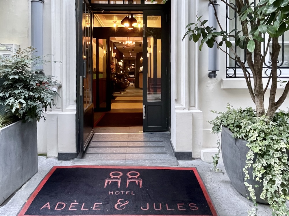 Hôtel parisien confortable dans les maisons de ville rénovées du XIXe siècle