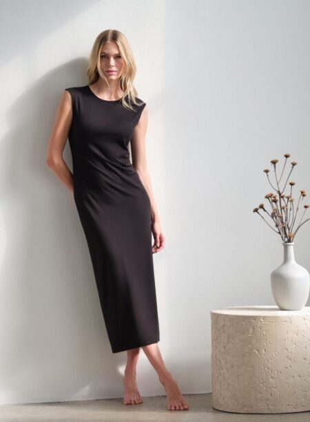Myles Price Days sur la raison pour laquelle la robe Luxjersey Easy Slim est la coupe la plus confortable et ultra flatteuse