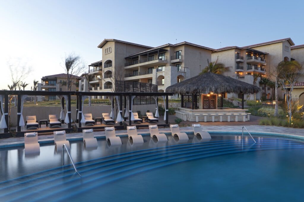 Découvrez l'excellence culinaire et les repas pittoresques chez Solmar Hotels & Resorts à Los Cabos