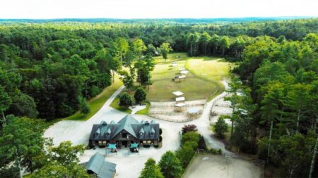 Le luxueux aventurage de plein air du Club Sporting et de la station Resort Resort