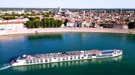 Croisières de luxe à Riverside - Élégance raffinée revient à la rivière