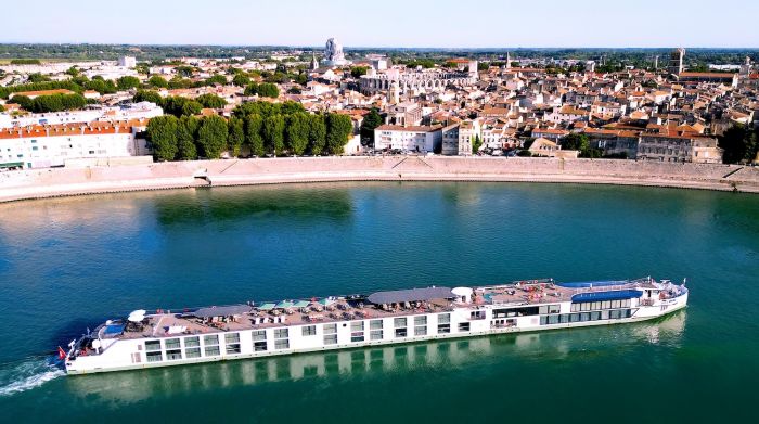 Croisières de luxe à Riverside - Élégance raffinée revient à la rivière
