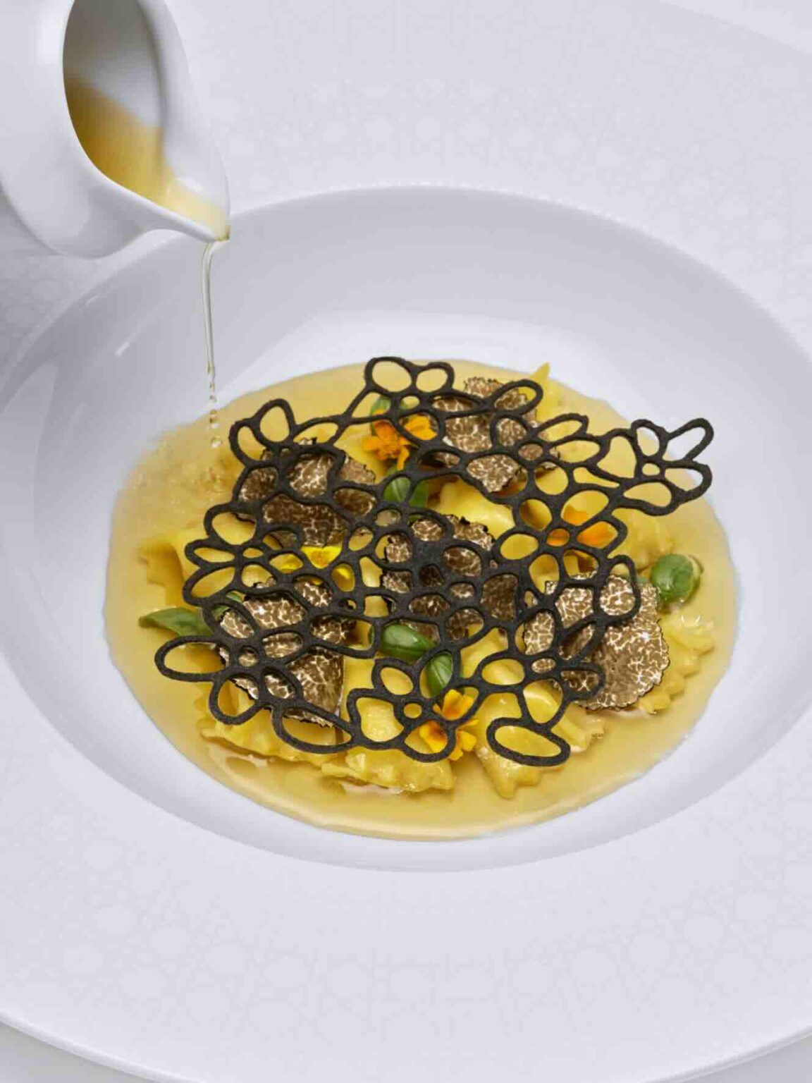 La haute cuisine rencontre la haute couture chez Monsieur Dior