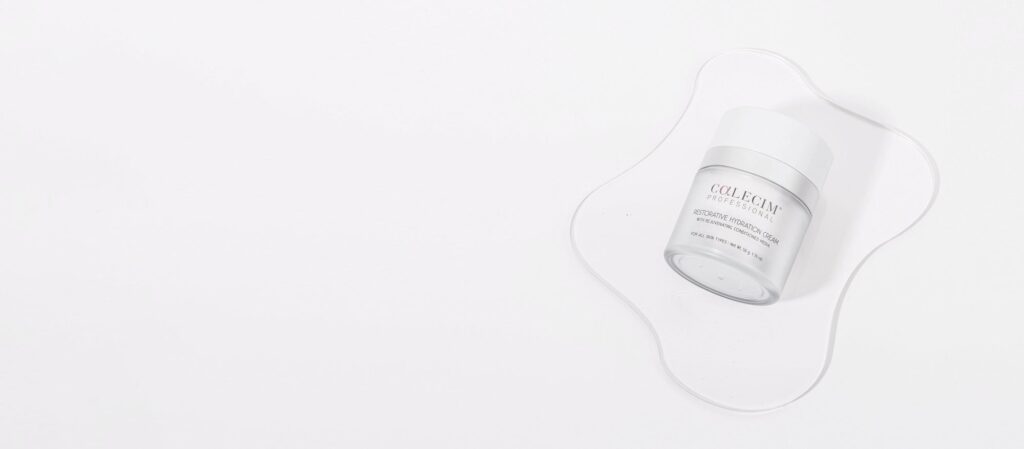 Qu’est-ce qui rend Calecim Professional différent des sérums anti-âge traditionnels ?