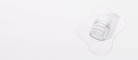 Qu’est-ce qui rend Calecim Professional différent des sérums anti-âge traditionnels ?