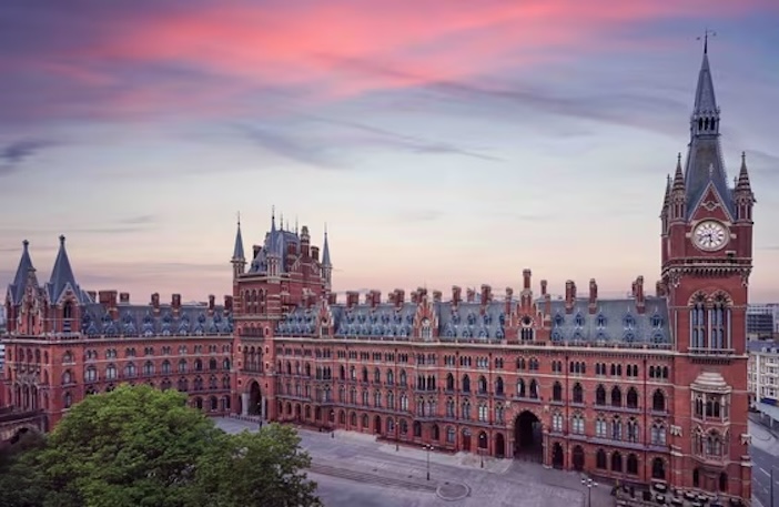 Envie de plateforme : l'hôtel St. Pancras