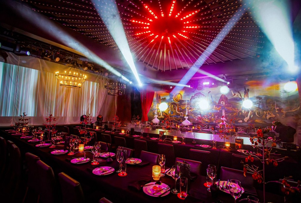 Le Salvage City Supper Club apporte une salle à manger immersive au cœur de Manhattan