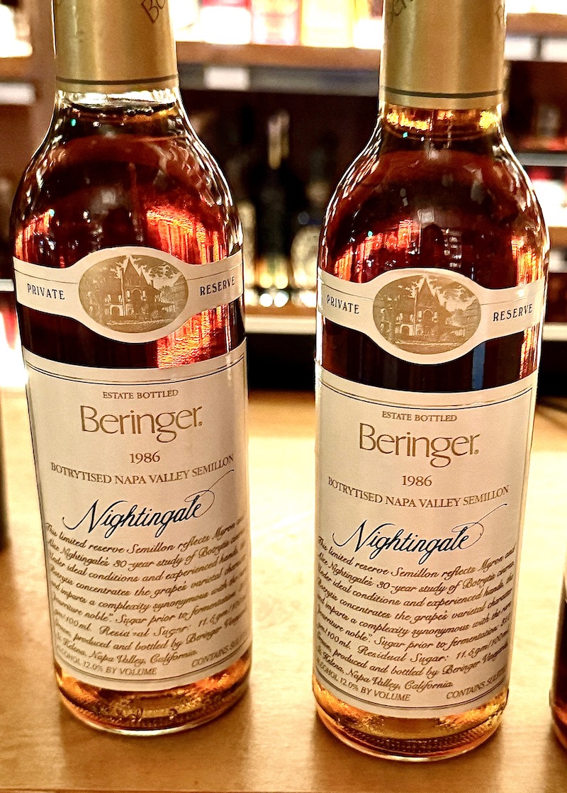 Beringer 1986 Nightingale, un vin botrytisé de Sémillon de Napa Valley, présenté au Wally's Wine & Spirits à Beverly Hills.